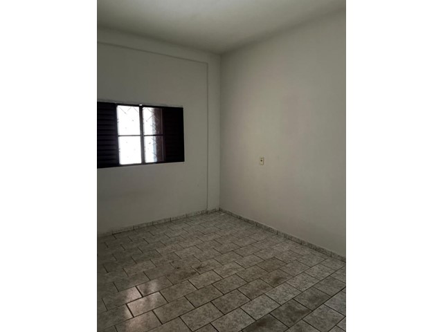 Foto 5 de Casa com 2 Quartos para alugar, 50m² em Segismundo Pereira, Uberlândia