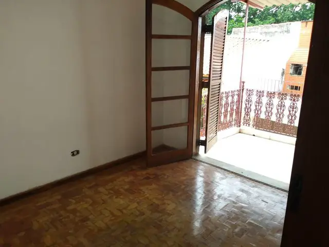 Foto 5 de Casa com 3 Quartos para alugar, 250m² em Jardim Internacional, São Paulo