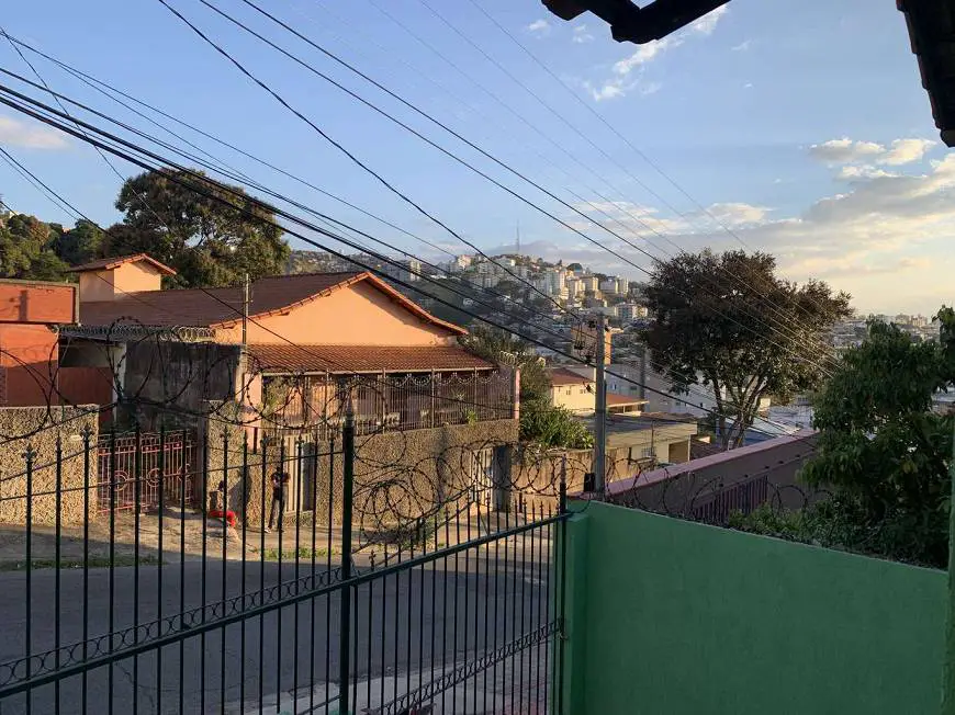 Foto 2 de Casa com 3 Quartos à venda, 360m² em Paraíso, Belo Horizonte
