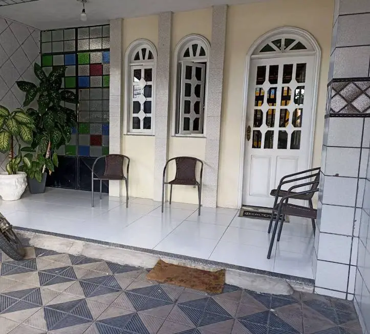 Foto 2 de Casa com 4 Quartos à venda, 208m² em Jabotiana, Aracaju