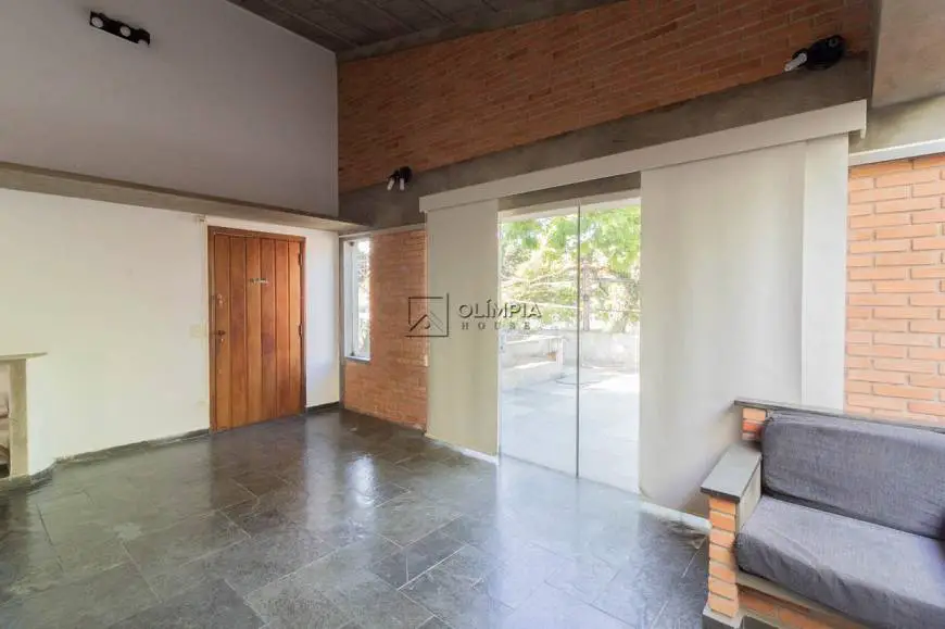 Foto 1 de Casa com 4 Quartos para alugar, 265m² em Sumaré, São Paulo