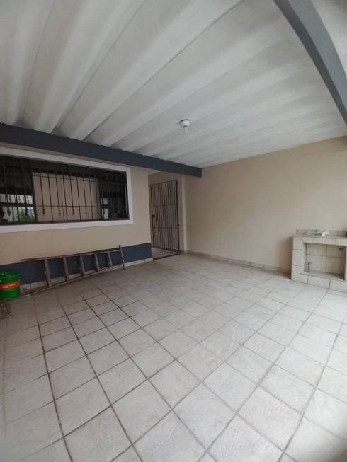 Foto 1 de Sobrado com 2 Quartos para alugar, 200m² em Vila Firmiano Pinto, São Paulo