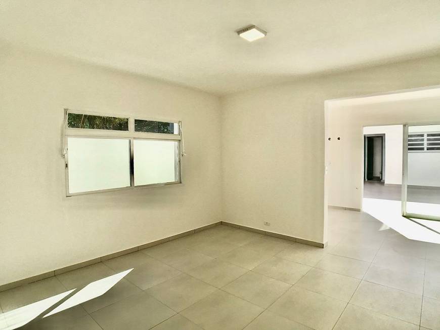Foto 1 de Sobrado com 3 Quartos à venda, 300m² em Alto de Pinheiros, São Paulo
