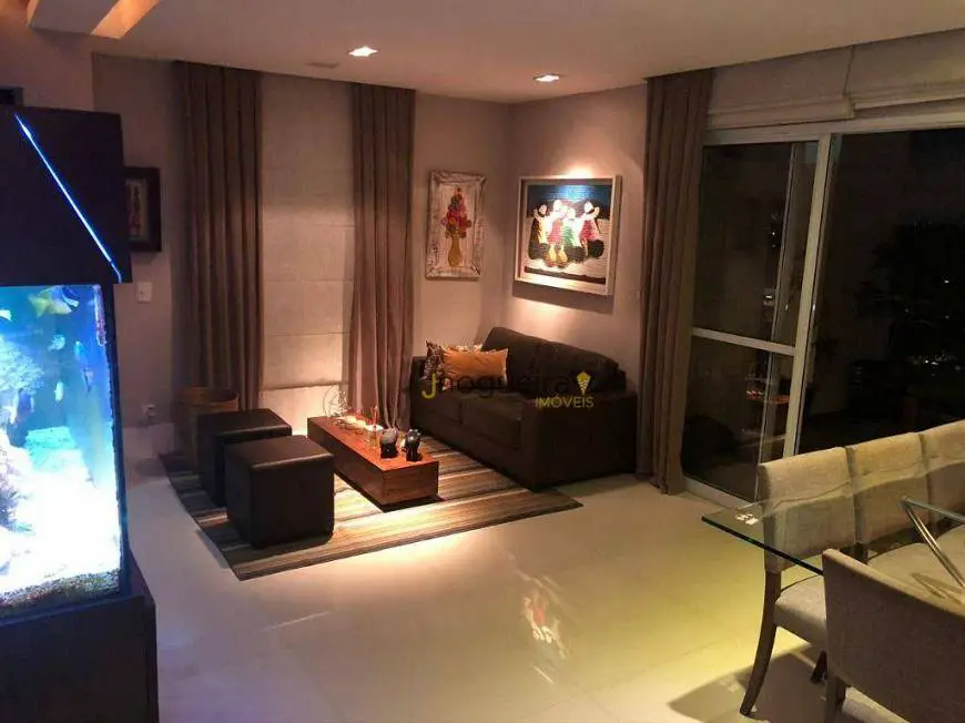 Foto 3 de Apartamento com 2 Quartos à venda, 135m² em Campo Belo, São Paulo