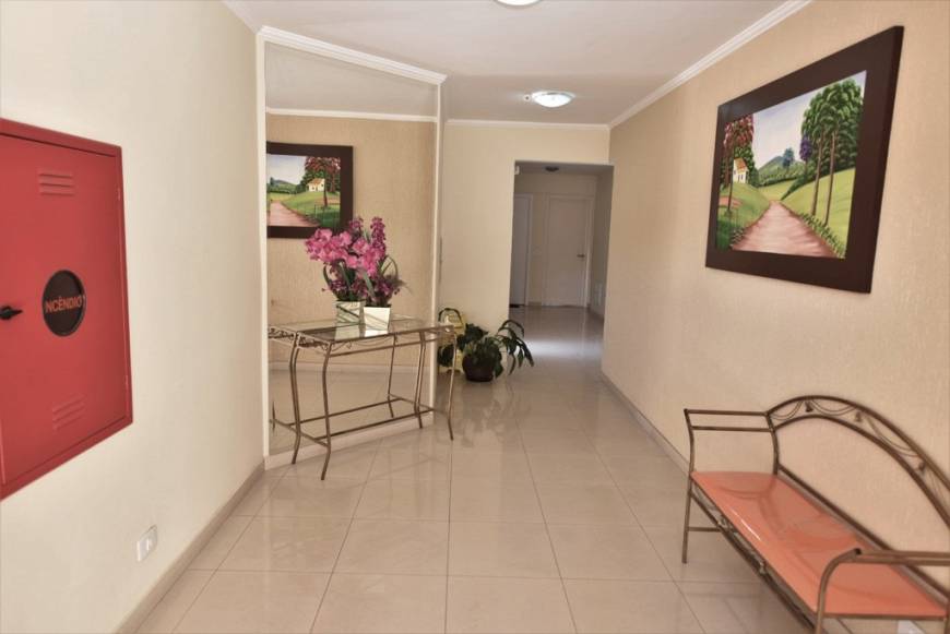 Foto 2 de Apartamento com 3 Quartos à venda, 69m² em Capão Raso, Curitiba