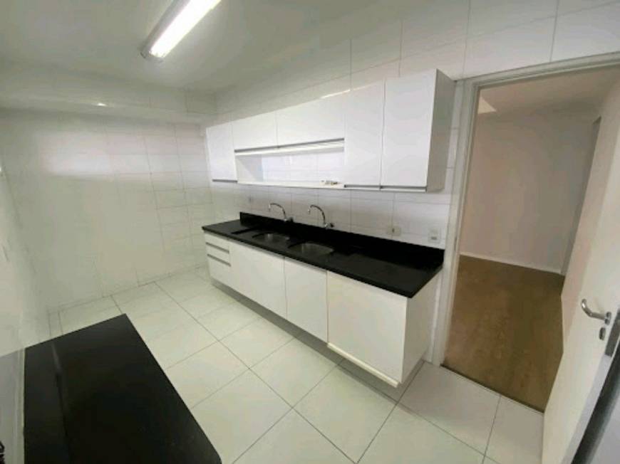 Foto 3 de Apartamento com 3 Quartos à venda, 142m² em Casa Forte, Recife