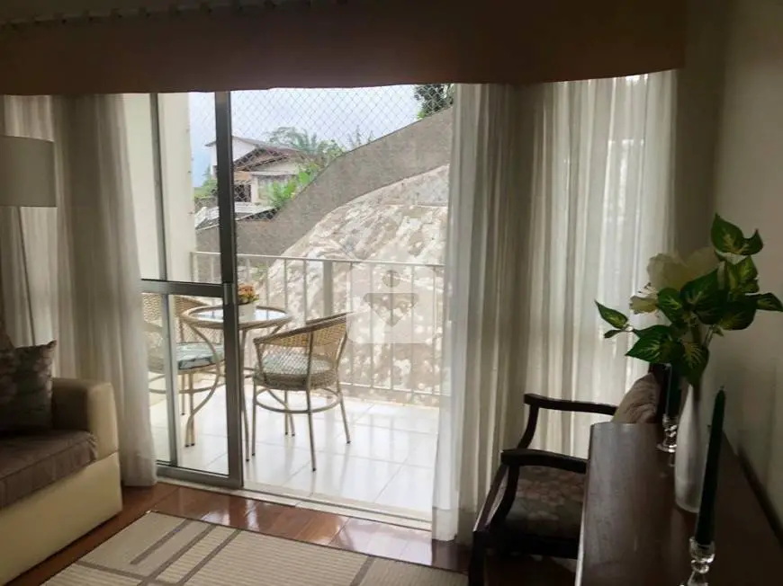Foto 4 de Apartamento com 3 Quartos à venda, 80m² em Valparaiso, Petrópolis