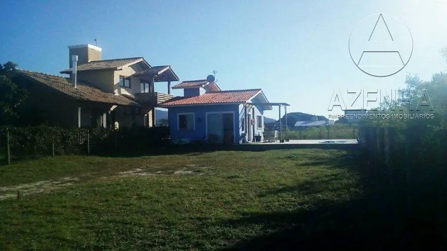 Foto 1 de Casa com 3 Quartos à venda, 525m² em Araçatuba, Imbituba