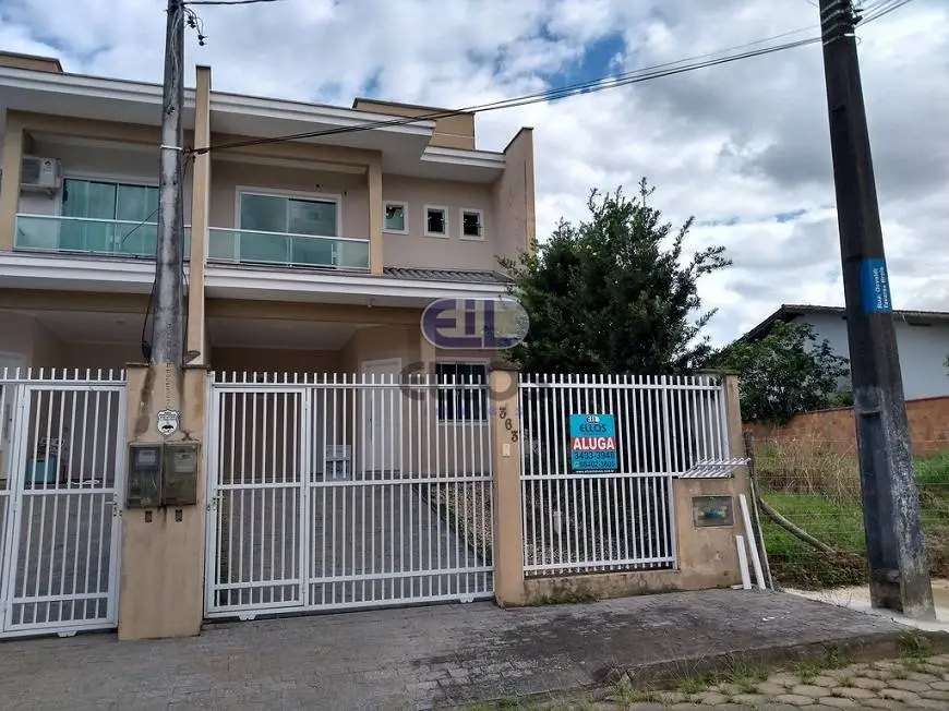 Foto 1 de Casa com 3 Quartos para alugar, 127m² em Nova Brasília, Joinville