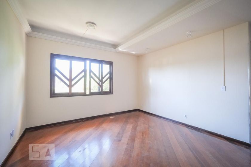 Foto 4 de Casa com 4 Quartos para alugar, 240m² em Novo Mundo, Curitiba