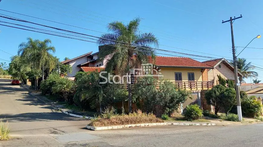 Foto 1 de Sobrado com 4 Quartos para venda ou aluguel, 351m² em Parque Alto Taquaral, Campinas