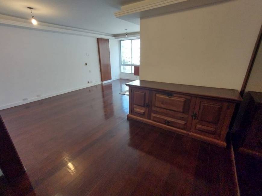 Foto 2 de Apartamento com 3 Quartos para alugar, 170m² em Ingá, Niterói