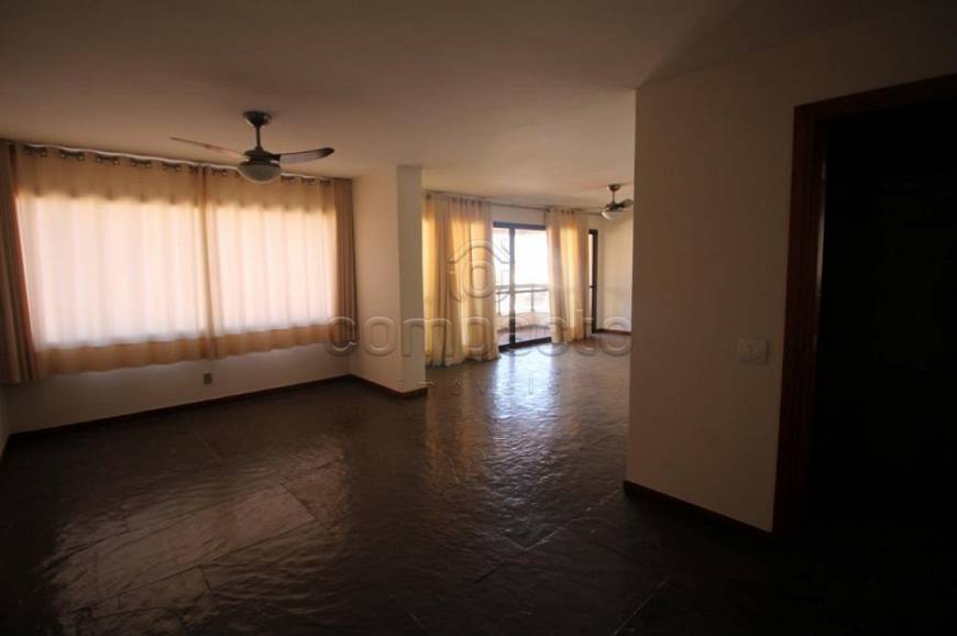 Foto 1 de Apartamento com 4 Quartos para alugar, 230m² em Centro, São José do Rio Preto