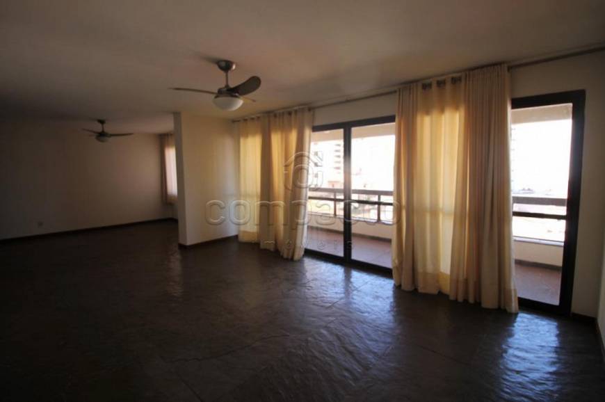 Foto 2 de Apartamento com 4 Quartos para alugar, 230m² em Centro, São José do Rio Preto