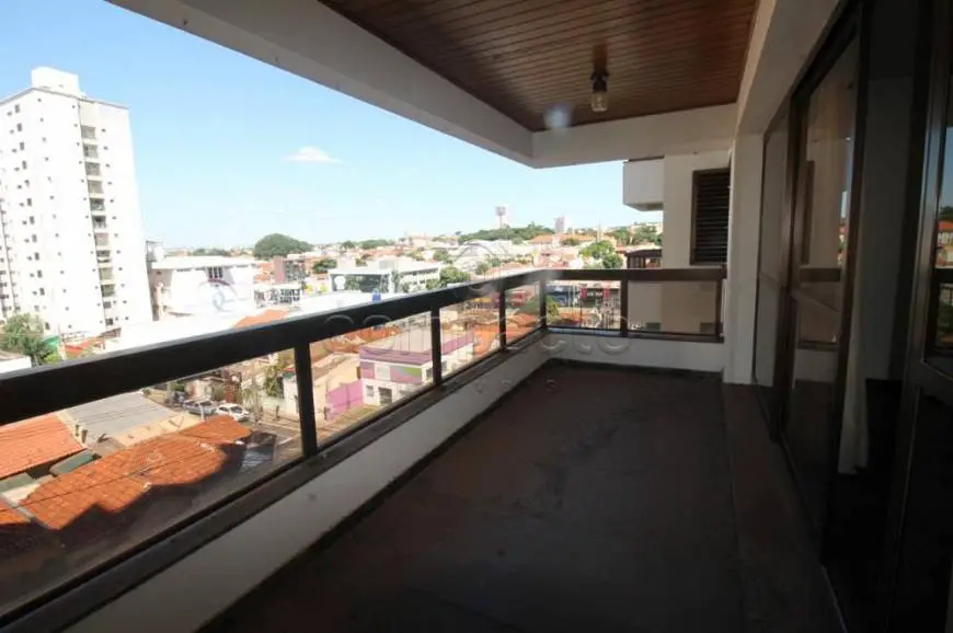Foto 3 de Apartamento com 4 Quartos para alugar, 230m² em Centro, São José do Rio Preto