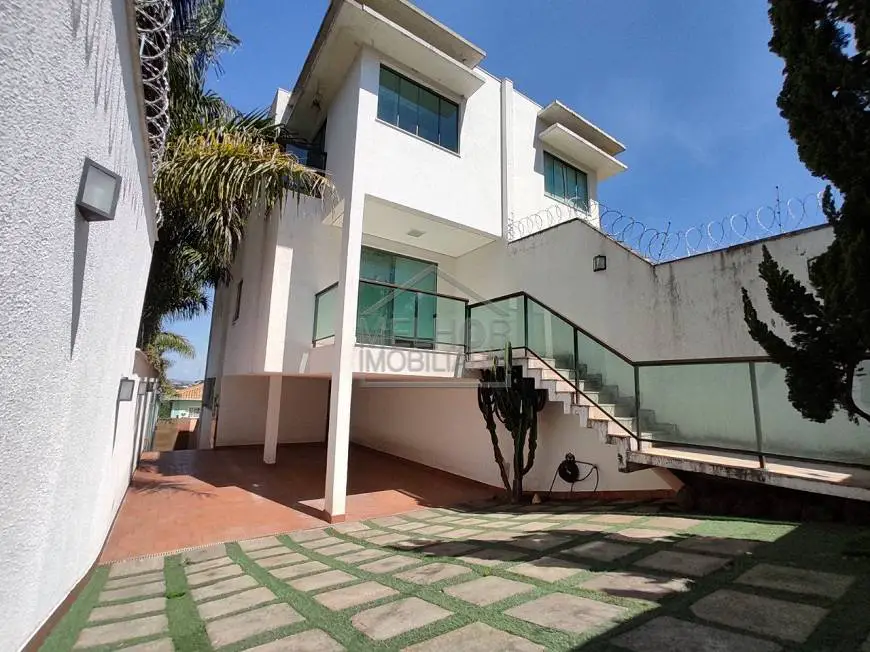 Foto 1 de Casa com 3 Quartos à venda, 220m² em Trevo, Belo Horizonte