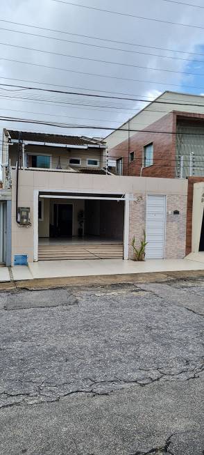 Foto 3 de Casa com 4 Quartos à venda, 214m² em Engenheiro Luciano Cavalcante, Fortaleza