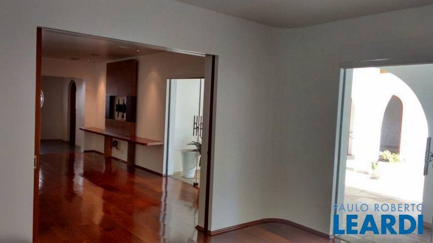 Foto 2 de Casa com 5 Quartos à venda, 680m² em Ipiranga, São Paulo