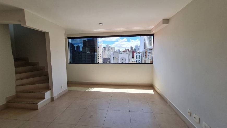 Foto 2 de Cobertura com 2 Quartos para alugar, 120m² em Santo Antônio, Belo Horizonte
