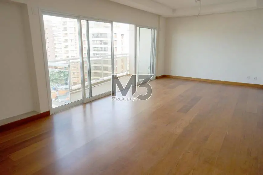 Foto 2 de Apartamento com 2 Quartos à venda, 160m² em Cambuí, Campinas