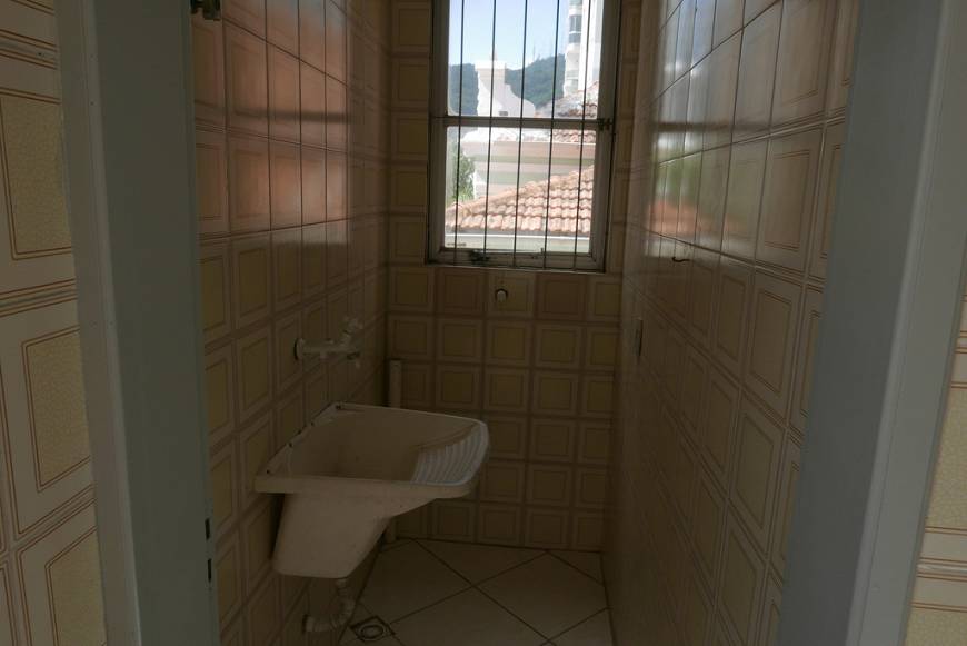 Foto 5 de Apartamento com 3 Quartos para alugar, 80m² em Centro, Florianópolis