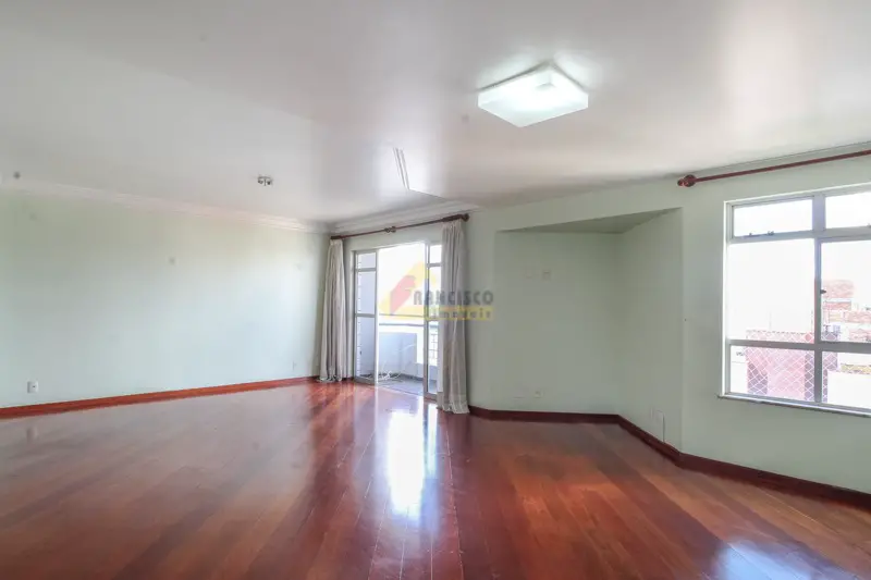 Foto 1 de Apartamento com 4 Quartos à venda, 172m² em Centro, Divinópolis