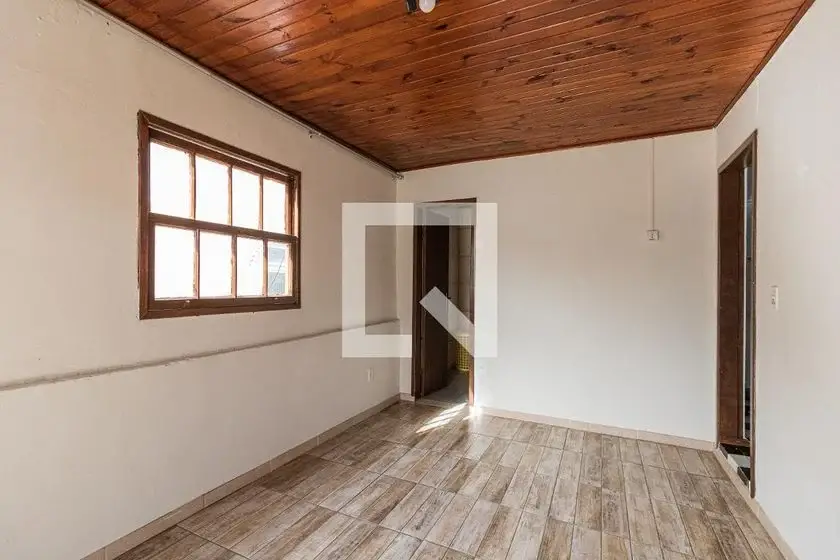Foto 1 de Casa com 2 Quartos para alugar, 64m² em Rubem Berta, Porto Alegre