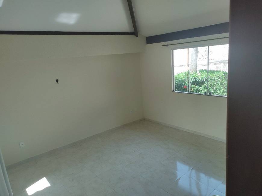 Foto 3 de Casa com 3 Quartos para alugar, 138m² em Glória, Macaé