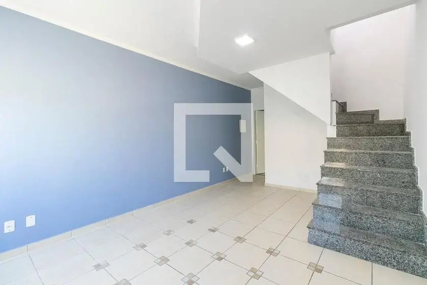 Foto 1 de Casa com 3 Quartos para alugar, 108m² em Vila Carrão, São Paulo