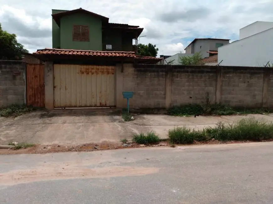 Foto 1 de Casa com 4 Quartos à venda, 723m² em Residencial Lagoa, Betim
