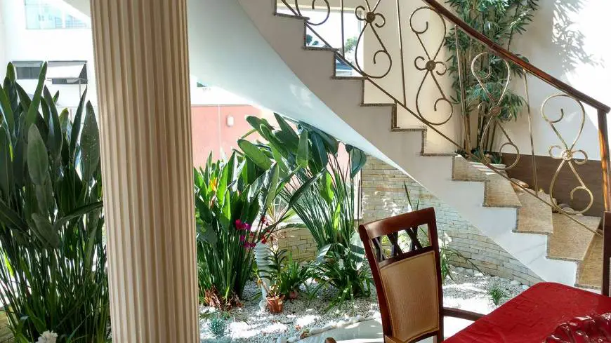 Foto 4 de Casa de Condomínio com 5 Quartos à venda, 550m² em Pineville, Pinhais