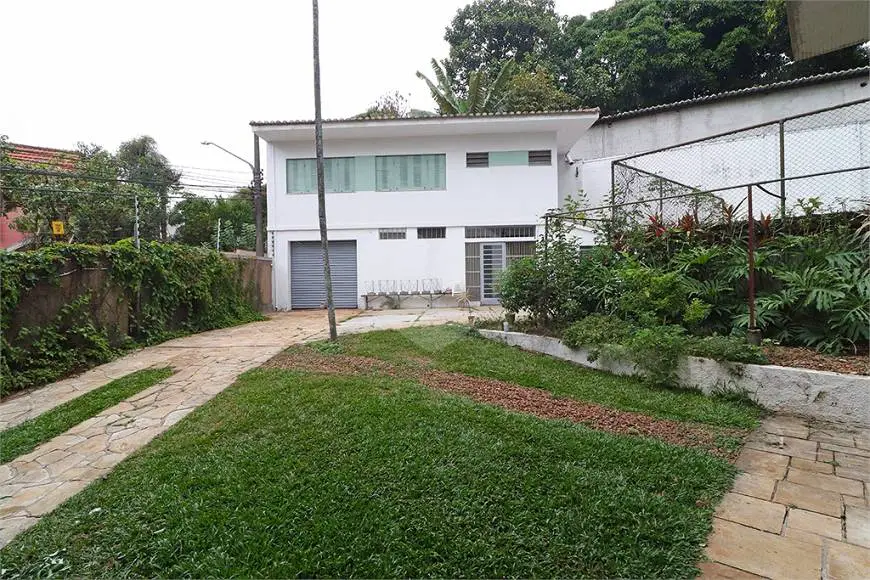 Foto 1 de Sobrado com 4 Quartos para venda ou aluguel, 478m² em Sumaré, São Paulo