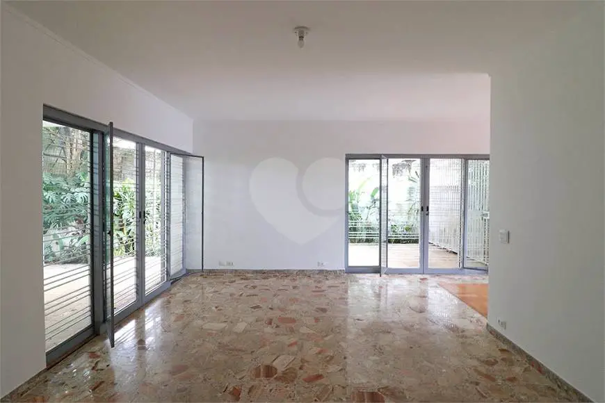 Foto 2 de Sobrado com 4 Quartos para venda ou aluguel, 478m² em Sumaré, São Paulo