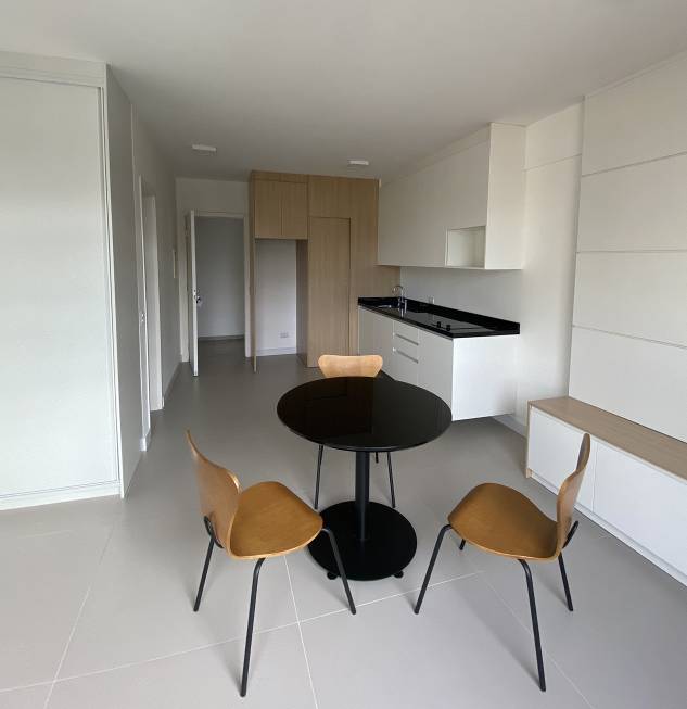 Foto 1 de Apartamento com 1 Quarto à venda, 31m² em Centro Cívico, Curitiba