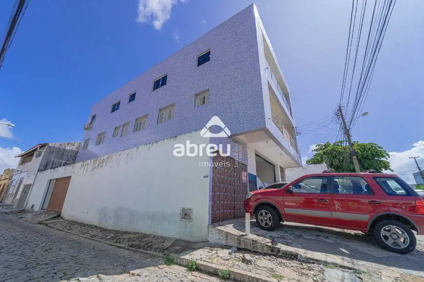 Foto 2 de Apartamento com 2 Quartos à venda, 65m² em Alecrim, Natal