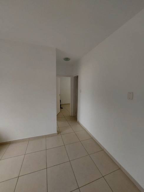 Foto 3 de Apartamento com 2 Quartos para alugar, 57m² em Passo da Areia, Porto Alegre