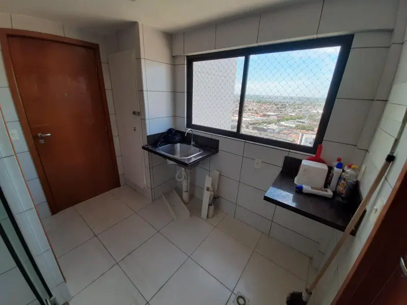 Foto 4 de Apartamento com 3 Quartos para alugar, 112m² em Alecrim, Natal