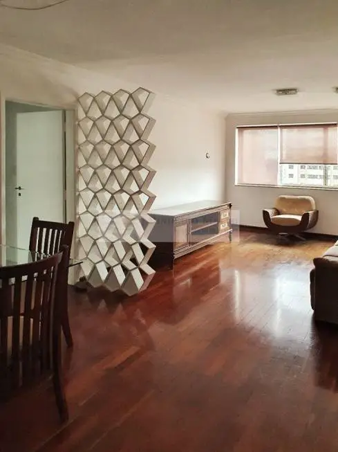 Foto 1 de Apartamento com 4 Quartos para alugar, 130m² em Cerqueira César, São Paulo