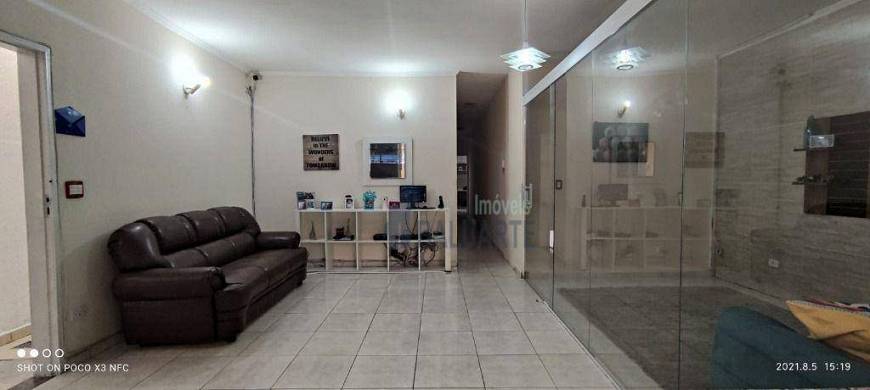 Foto 5 de Casa com 3 Quartos para alugar, 250m² em Campo Grande, São Paulo