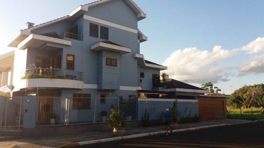 Foto 1 de Casa com 3 Quartos à venda, 231m² em Centro, Canoas