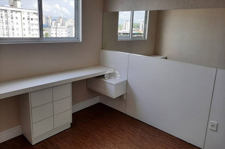 Foto 2 de Apartamento com 2 Quartos à venda, 72m² em Bucarein, Joinville