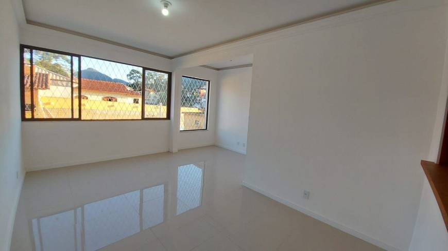 Foto 1 de Apartamento com 2 Quartos à venda, 60m² em Jardim Cascata, Teresópolis