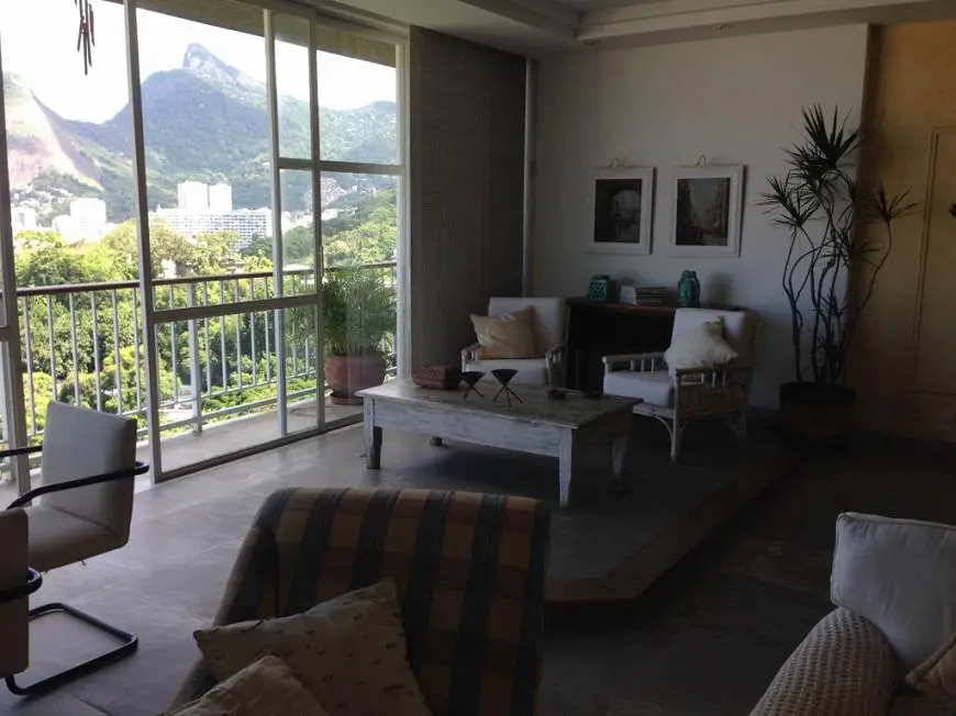 Foto 5 de Apartamento com 2 Quartos para alugar, 235m² em Laranjeiras, Rio de Janeiro