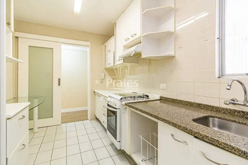 Foto 3 de Apartamento com 3 Quartos para alugar, 98m² em Água Verde, Curitiba