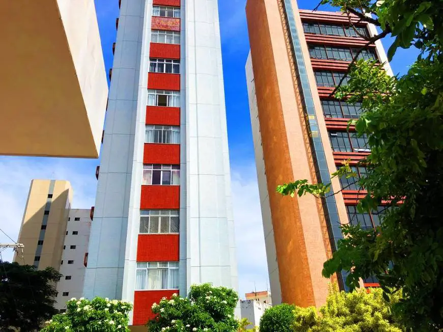 Foto 1 de Apartamento com 3 Quartos à venda, 195m² em Barra, Salvador