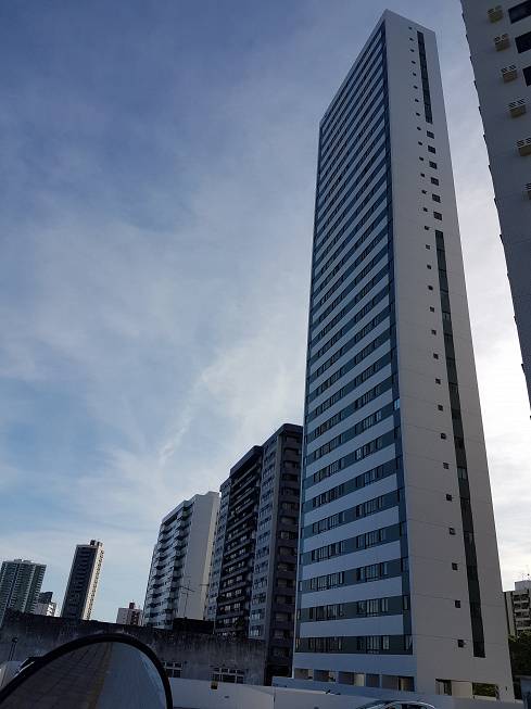 Foto 1 de Apartamento com 3 Quartos para alugar, 61m² em Casa Amarela, Recife