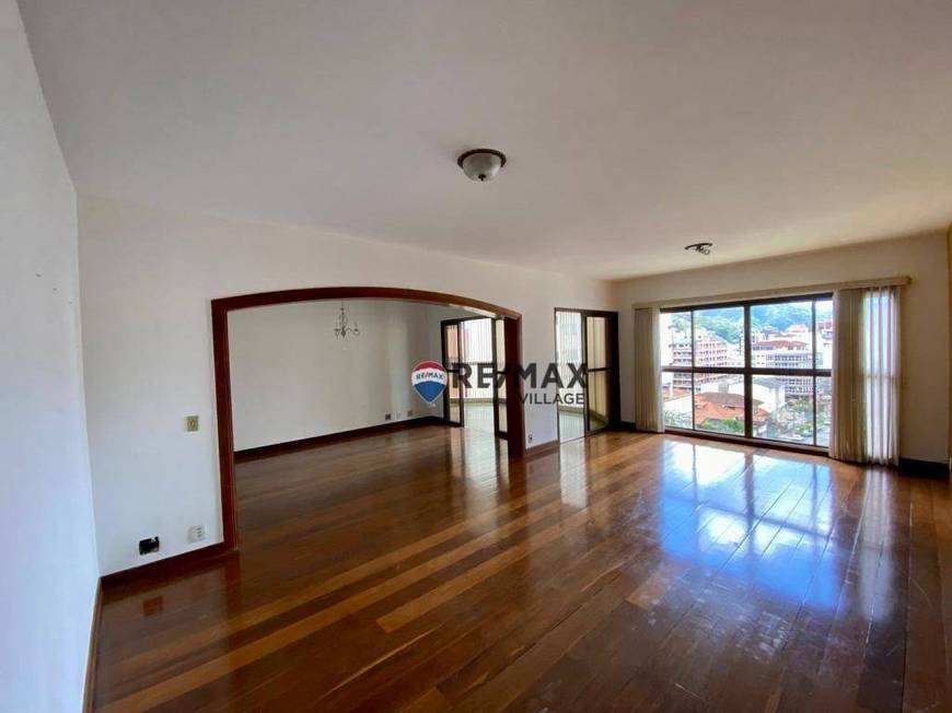 Foto 1 de Apartamento com 4 Quartos à venda, 170m² em Agriões, Teresópolis