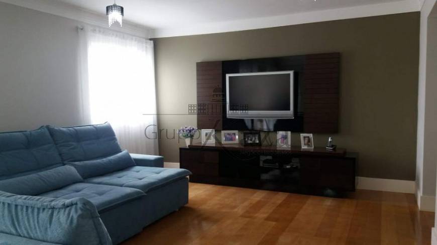 Foto 3 de Apartamento com 4 Quartos à venda, 233m² em Vila Adyana, São José dos Campos