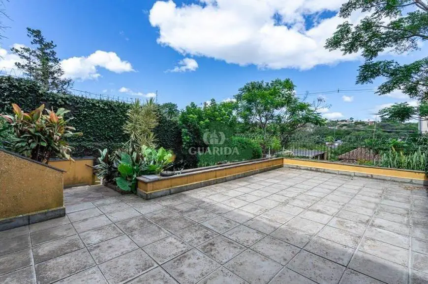 Foto 3 de Casa com 3 Quartos para alugar, 300m² em Jardim do Salso, Porto Alegre