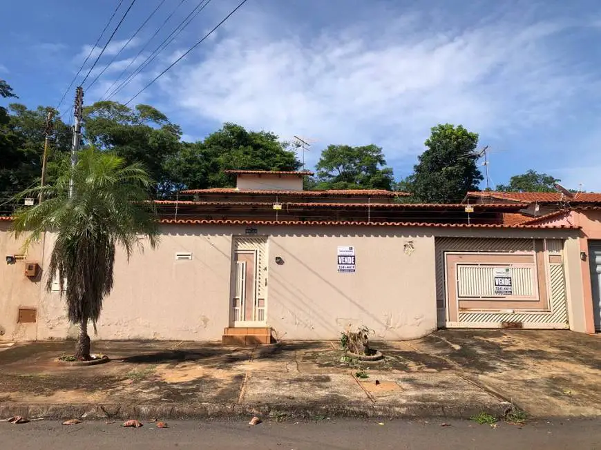 Foto 1 de Casa com 3 Quartos à venda, 372m² em Parque das Flores, Goiânia
